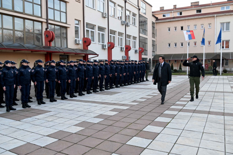 Ministar Gašić na obeležavanju dana Kriminalističko-policijskog univerziteta: Ponosno služite svojoj državi i svom narodu!