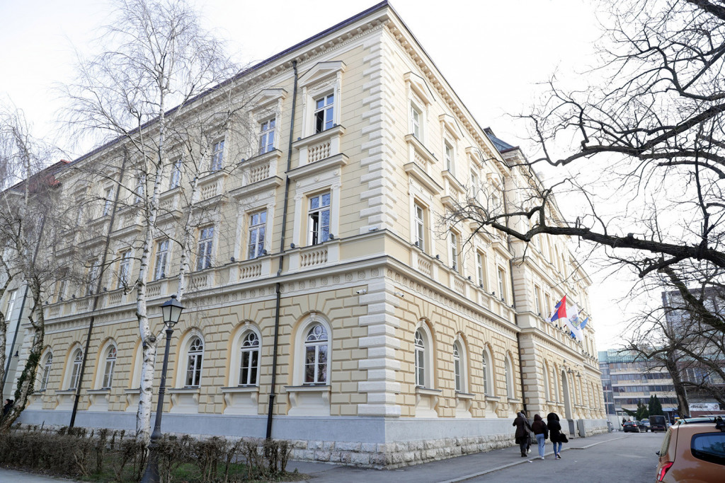 Učenici ne mogu u školu bez kartice! Hoće li nakon Zemunske gimnazije sve škole u Srbiji uvesti novi sistem?