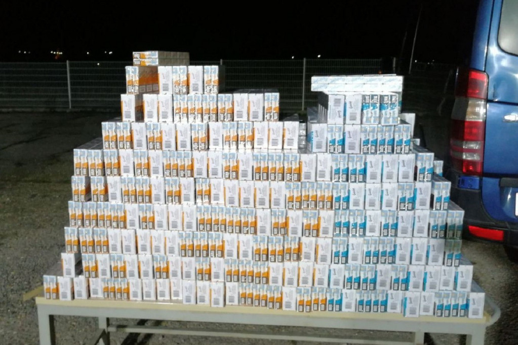Pun sto cigareta: Sprečeno krijumčarenje na Đerdapu 2 (FOTO)