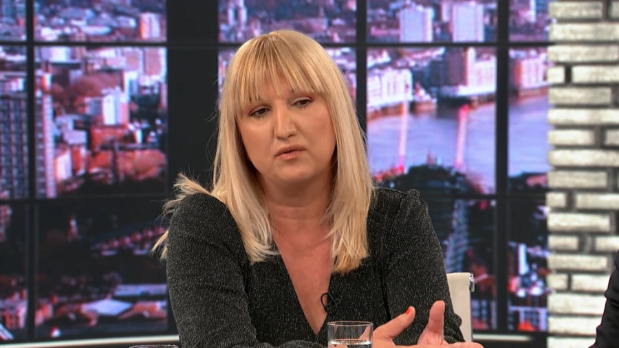 Bila je ljubavnica poznatog pevača, dobila s njim ćerku, a i dalje vode rat: Ona odlučila da obelodani sve detalje afere