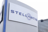 „Stelantis“ nudi pare da se ode: Smanjuje broj radnika, zatvara fabrike