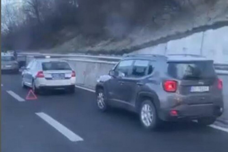 Lančani sudar kod Bubanj Potoka: Nesreća izazvala totalni kolaps (VIDEO)