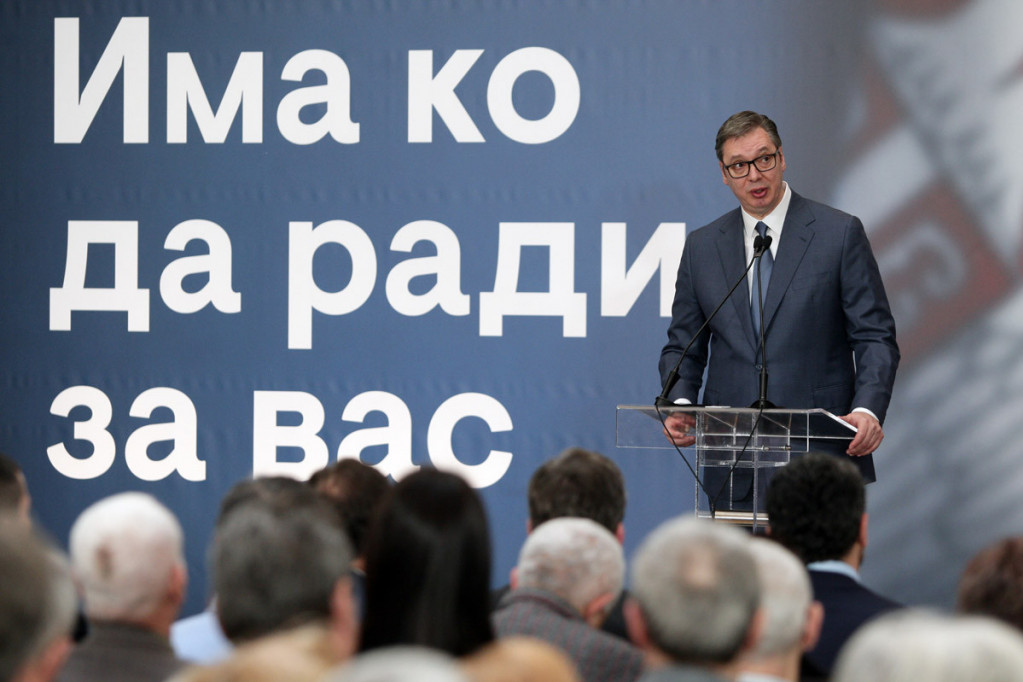 Vučić: Popusti i pogodnosti za najstarije, od oktobra stižu penzionerske kartice!
