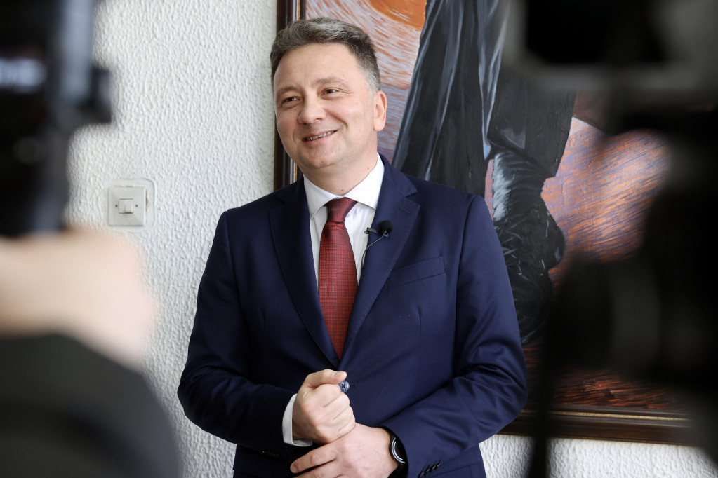 Ministar Jovanović: Elektronski račun štedi 12.000 stabala godišnje