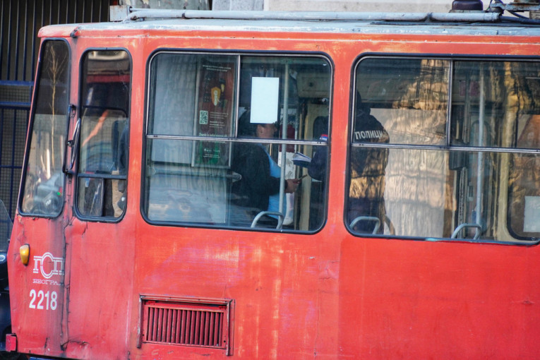 Jeftiniji prevoz u Beogradu: Uvodi se celodnevna karta! Gradonačelnik saopštio - ukidaju se kontrolori, a putnike će kontrolisati "beli"