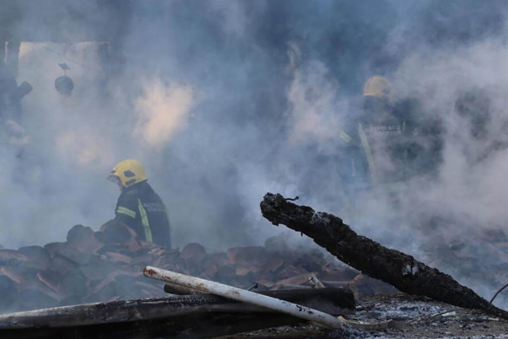 Tragedija u plamenu: Muškarac pronađen mrtav u kući koja je gorela u Šapcu