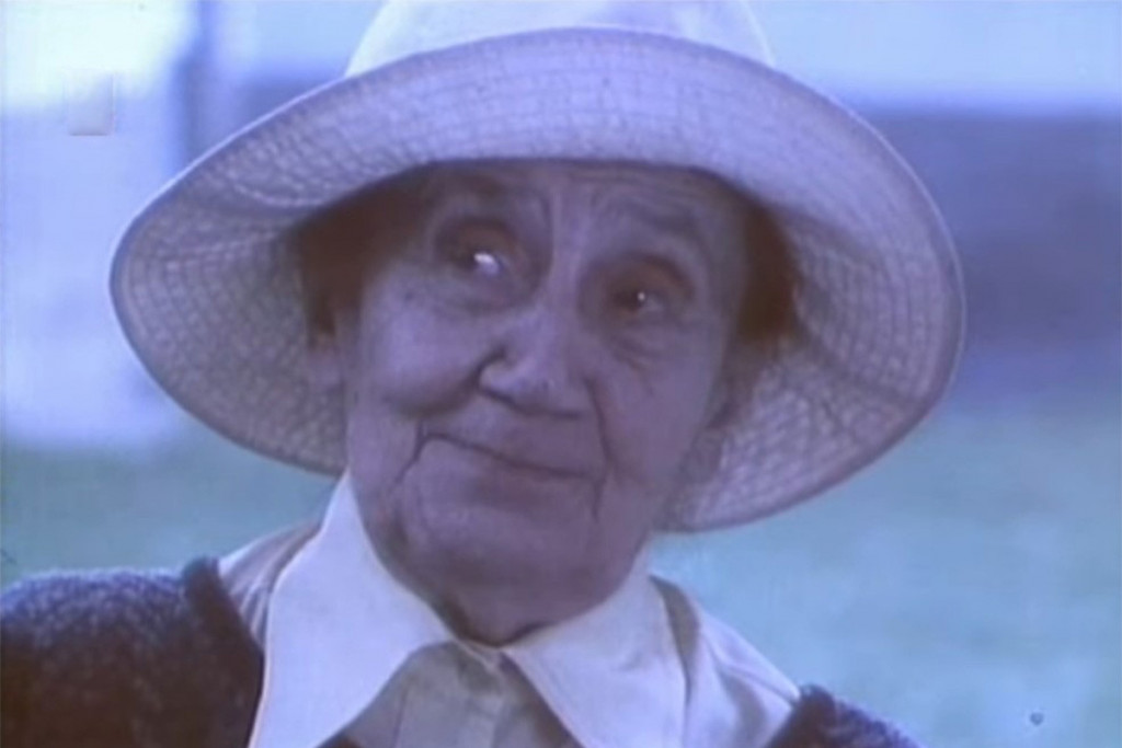 Dva puta penzionisana, podigli joj spomenik za života: Desanka Maksimović rođena na današnji dan (FOTO)