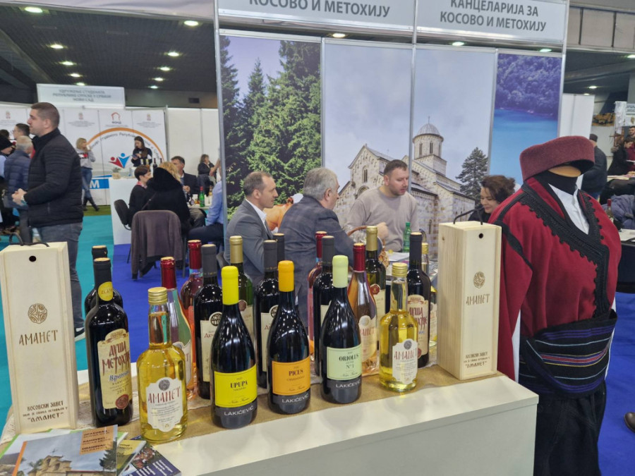 Gastronomsko i kulturno nasleđe Kosova i Metohije na Sajmu zavičaja u Novom Sadu (FOTO)