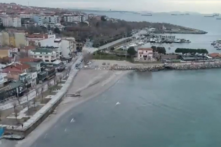 Mramorno more se kod Istanbula povuklo oko 25 metara: Stručnjaci objasnili o čemu se radi (VIDEO)