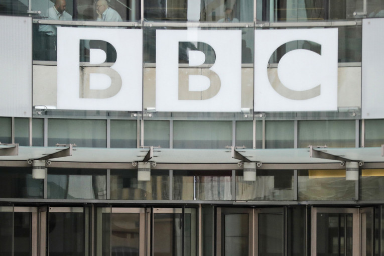 Skandal se raspiruje! Voditelj BBC slao preteće poruke još jednoj mladoj osobi