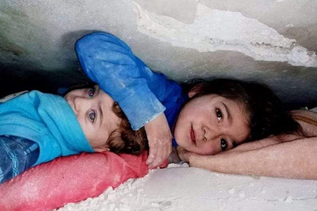 Čuvala je brata svom snagom, ali priča koja stoji iza spasavanja devojčice iz Sirije je mnogo potresnija: Preti joj amputacija noge!