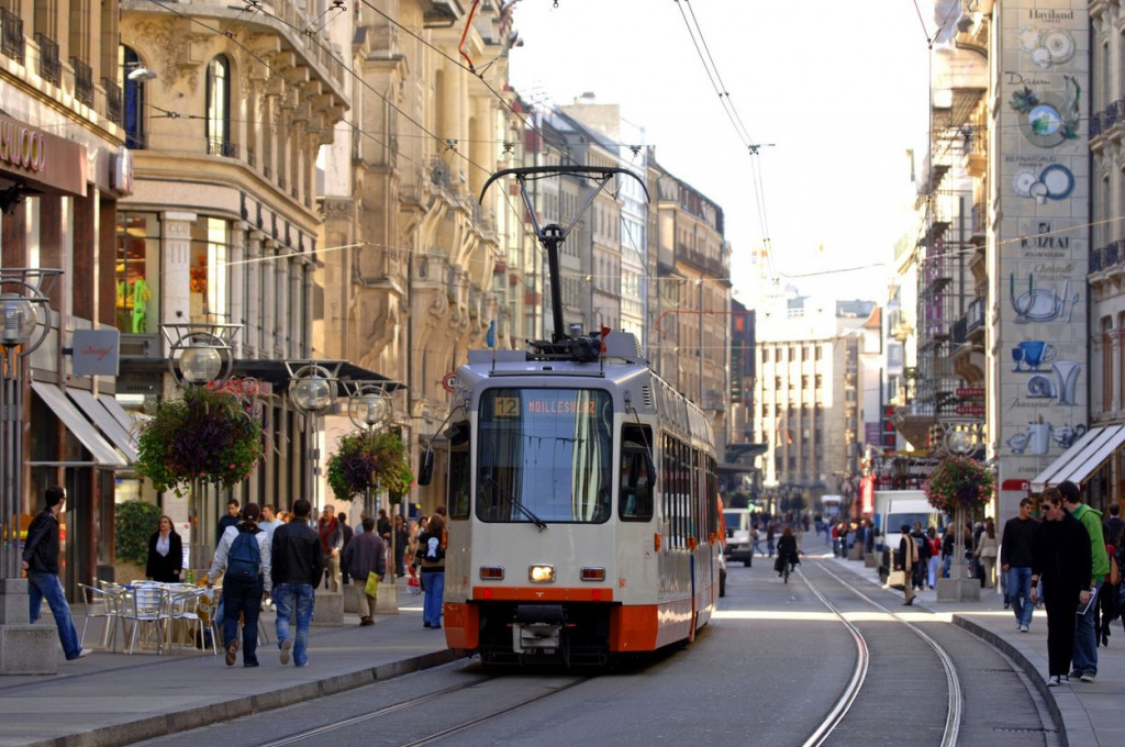 Švajcarci nikada nisu živeli toliko dugo kao 2023! U čemu je tajna dugovečnosti?