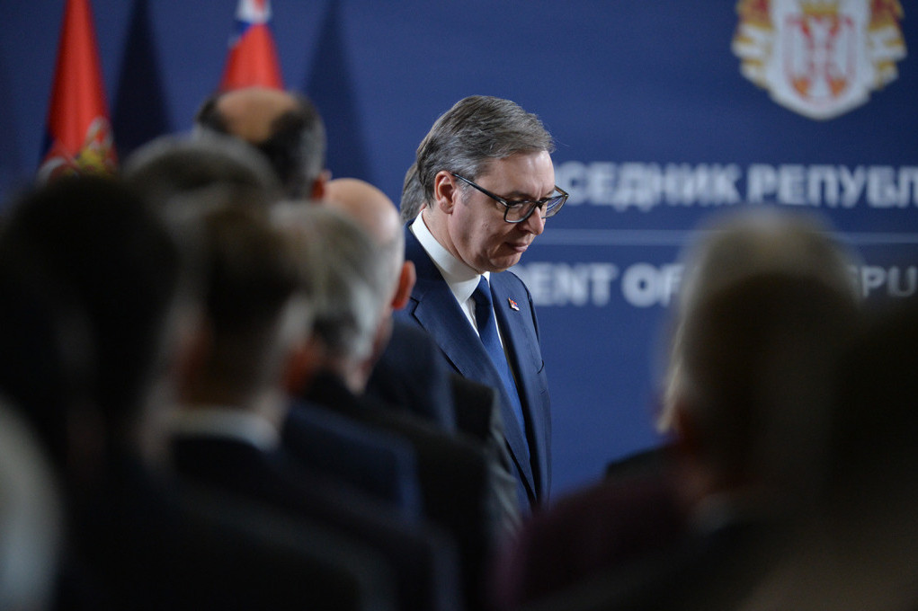 Čuvati svoju državu, ništa uzvišenije ne postoji: Predsednik Srbije dodeljuje sretenjska odlikovanja