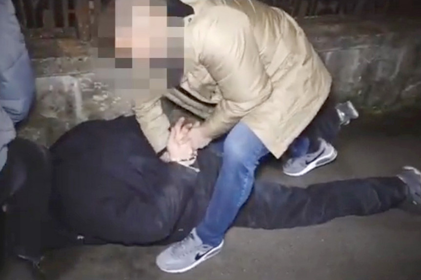 Ovako je izgledala akcija hapšenja osumnjičenih za pozivanje na rušenje vlasti (VIDEO)