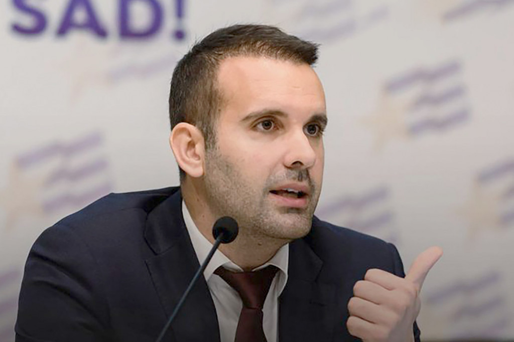 Zeta sišla pred Skupštinu Podgorice! Na čelu građana Milan Knežević