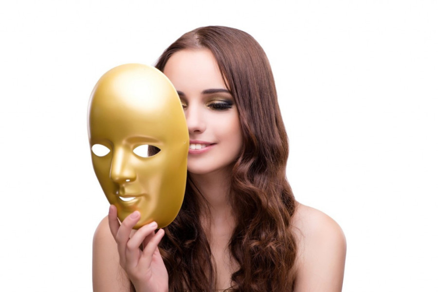 Kompanija traži od kandidata za posao da nose maske kako bi izbegli diskriminaciju na osnovu izgleda