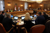 Vlada Srbije usvojila paket mera dogovoren na sastanku Vučića sa Srbima sa KiM