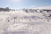 Utaban sneg i osunčane staze za pun užitak: Kroz Zlatibor za dva dana prošlo preko 45.000 ljudi - veliki broj skijaša uživao na Torniku