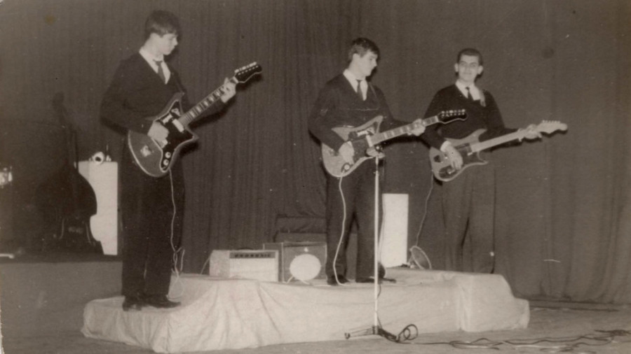 Film u koji je stalo 80 godina života, 60 godina sviranja rokenrola i 45 godina bivše zemlje: „Trenutak sna“ premijerno na FEST-u (FOTO)