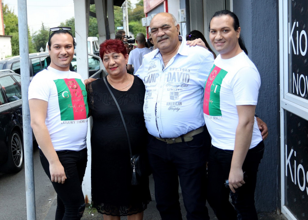 Rada Vasić jecala: Da li si ikada bila ljuta na Boga što nisi dobila normalnu decu?