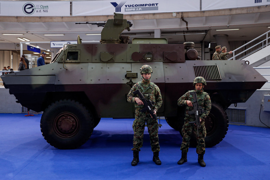 Roditeljima osnovaca prezentovane prednosti upisa dece u vojne škole: Besplatno školovanje, smeštaj i hrana a čim završe dobijaju posao!