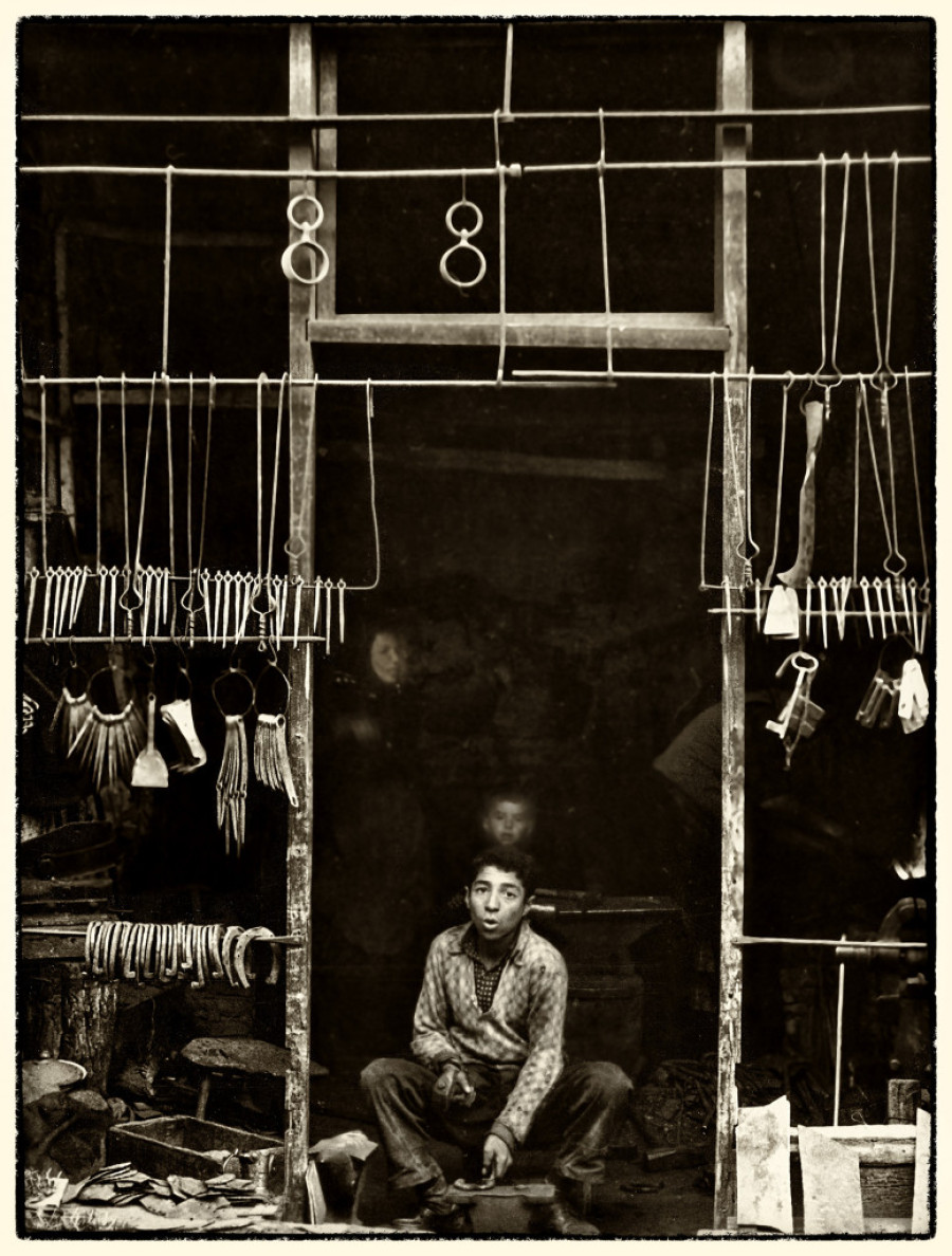 Život zabeležen porodičnim objektivom: Otvara se izložba „Otac i sin“ (FOTO)