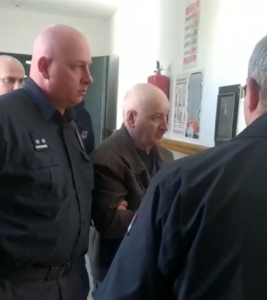 Džonić u sudnici "saslušavao" policajca: "Šta je značilo kad ste mi rekli da ću imati problem sa mafijom kada izađem?" Službenik demantovao!