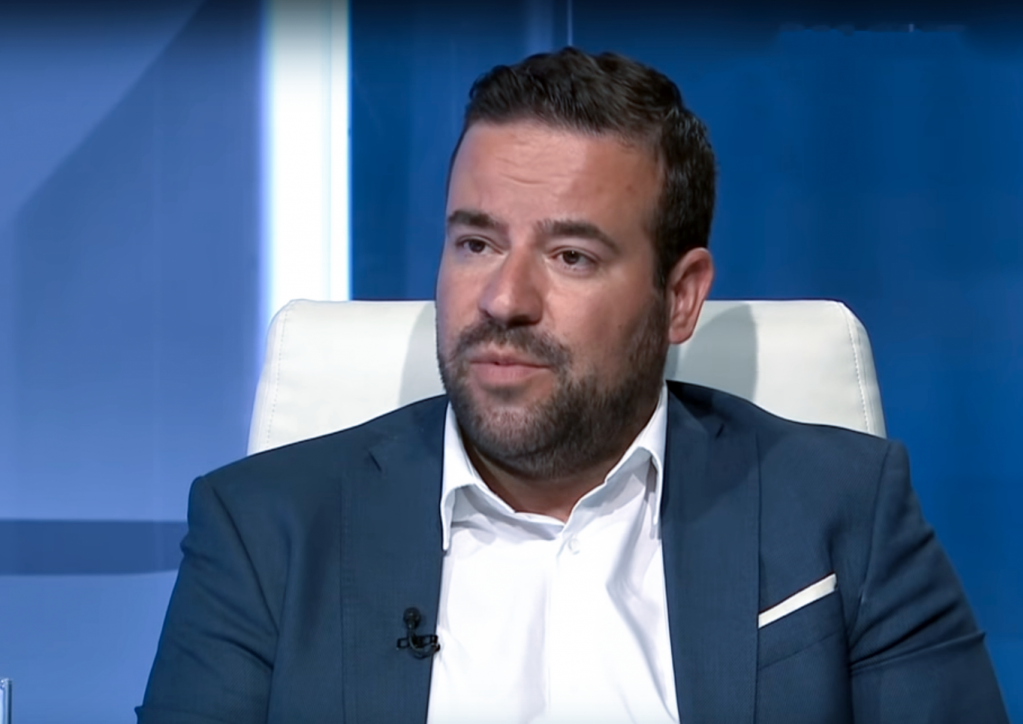 Sramotna srbofobija se nastavlja! Nakon Pule, i gradonačelnik Osijeka zabranio koncert srpskim pevačima!