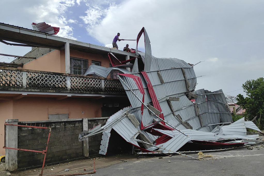 Ciklon napravio haos na Madagaskaru: Kidao krovove, doneo poplave, poginulo najmanje četvoro (VIDEO/FOTO)
