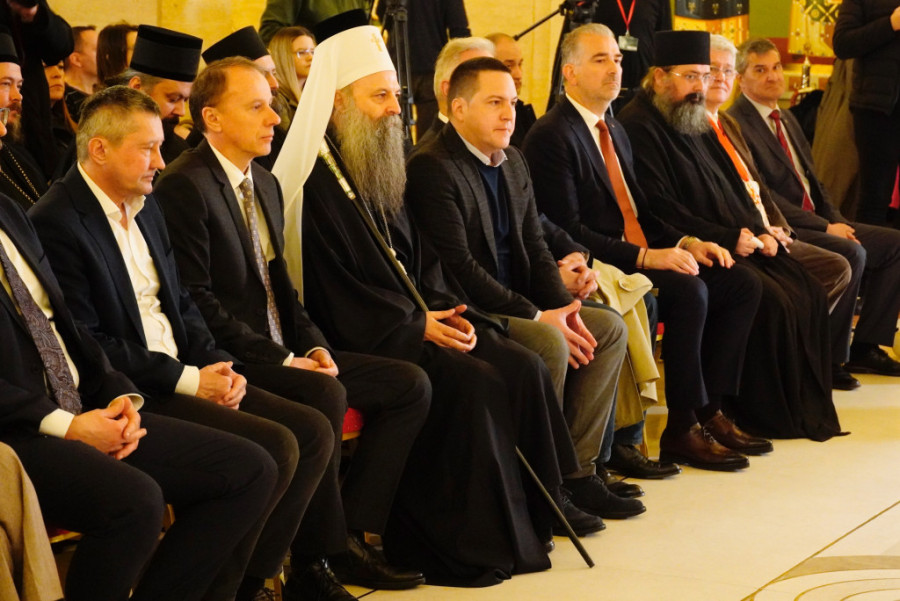 Patrijarh Porfirije dodelio stipendije najboljim studentima Beogradskog univerziteta! (FOTO)