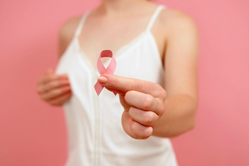 Rak dojke vodeći uzrok smrti među malignim bolestima kod žena: Više od polovine ugroženih imaju više od 60 godina, ali napada i mlađe