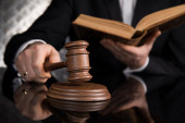 Dvojica državljana Južne Koreje negirala krivicu pred sudom u Podgorici: Sudi im se zbog falsifikovanja isprava!