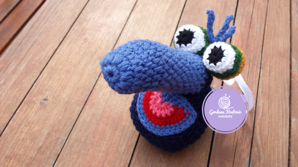 Gordana štrika ono što bi svakom muškarcu trebalo u ove zimske dane da mu greje muškost! Jer čizma glavu čuva, a nakurnjak... (FOTO)