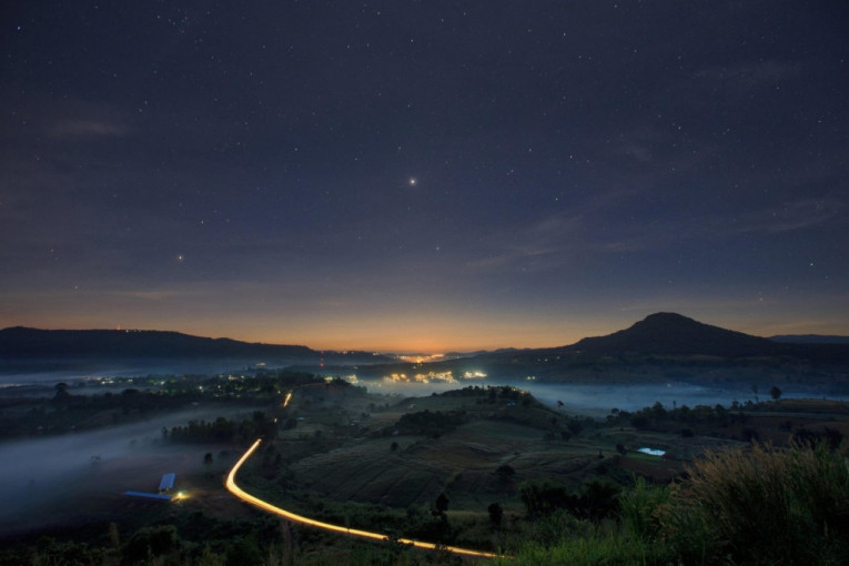 Dnevni horoskop za 18. februar: Bikovi, danas završite sve započete obaveze, Blizanci, otvoreno popričajte sa partnerom o problemima