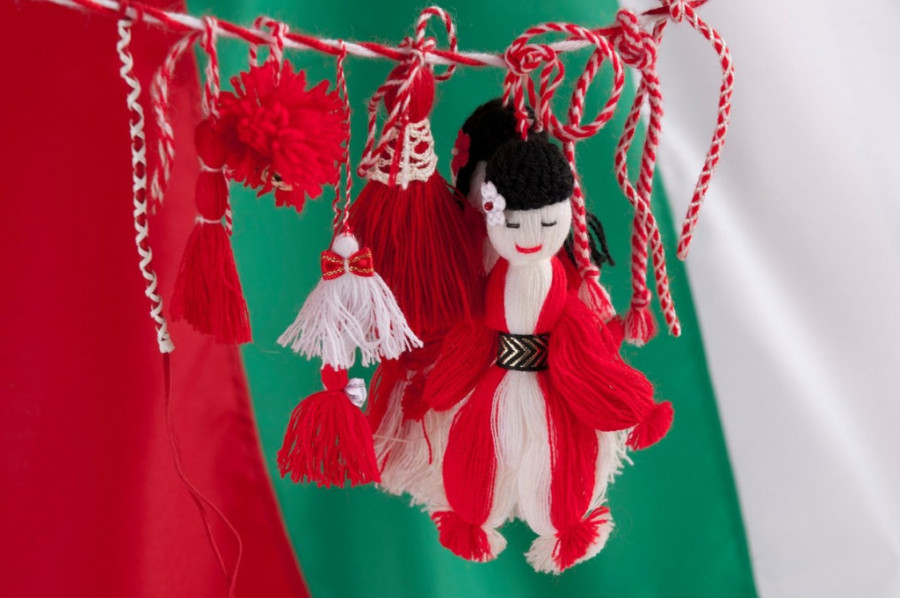 Iako ume da bude i topla i mila, najčešće je veoma ćudljiva! Ko je Baba Marta?