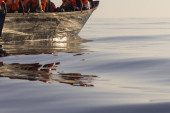 Tragedija na Lamanšu: Prevrnuo se čamac sa migrantima,  utopila se devojčica (7)