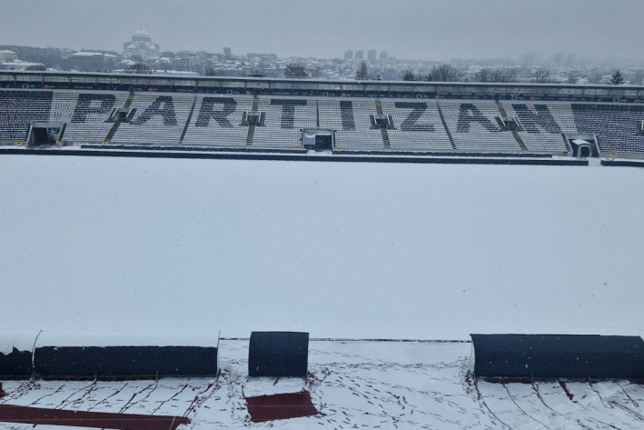 Ovako danas izgleda teren Partizana: Crno-beli pokazali zbog čega je otkazan meč (FOTO)