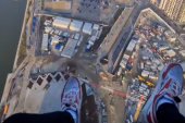 Popeo se na Kulu Beograd i napravio neverovatan selfi: Zbog snimka ovog mladića gore mreže (VIDEO)