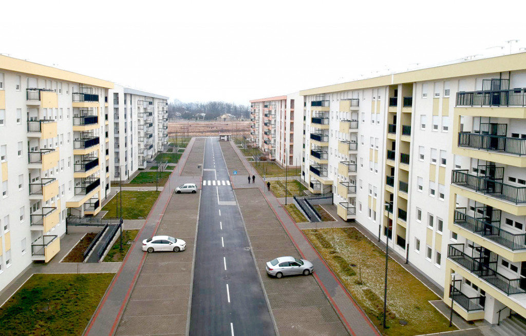 "Srbija ispunjava svoja obećanja": Bratislav Gašić u Kraljevu dodelio ključeve novoizgrađenih stanova pripadnicima službi bezbednosti (FOTO)