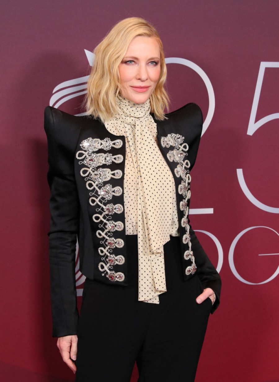 Kraljevski blejzer za kraljicu crvenog tepiha: Kejt Blančet zvezda dodele nagrada Udruženja dizajnera kostima u Los Anđelesu