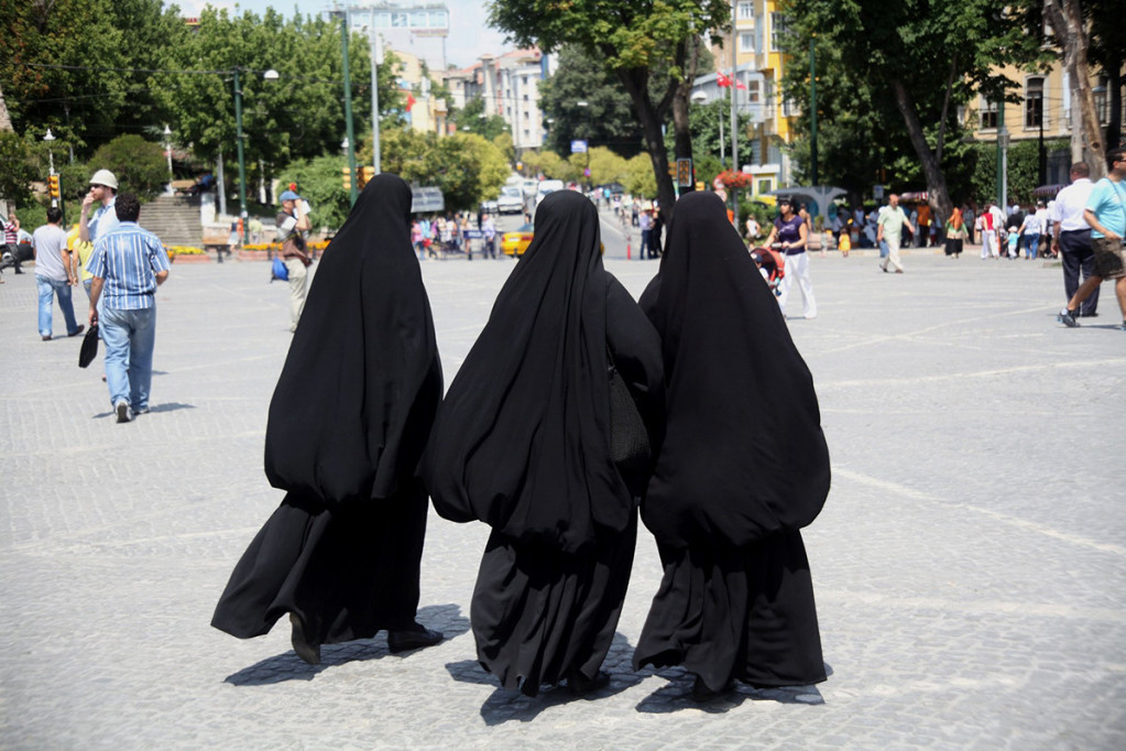 Samo za muslimanke: U Ulcinju se otvara prva "hidžab plaža"