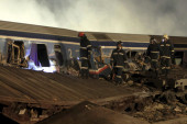 Stravične slike iz Grčke obišle svet! U sudaru vozova 32 mrtvih! "Ovako nešto nisam video" (VIDEO/FOTO)