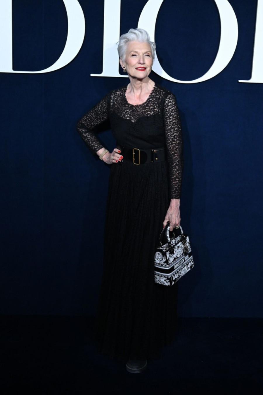„Dior“ u Parizu okupio najlepše žene sveta: Od mlađane Deve Kasel (18),  zrele i opet plave Šarliz Teron (47), do Mej Mask (75)