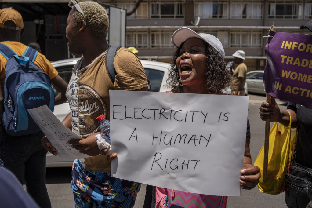 "Južna Afrika je propala": Restrikcije struje su toliko česte, očekuje se totalni kolaps, a onda i ogromni neredi! (VIDEO)