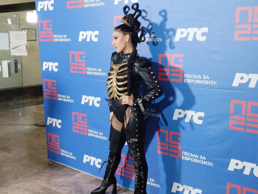 Nije htela da se oglašava, a sad tvrdi da ne voli dramu: Angellina otkrila šta stoji iza skandala na RTS! (VIDEO)