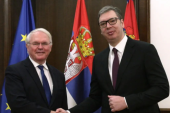 Predsednik Vučić se sastaje sa američkim ambasadorom Hilom