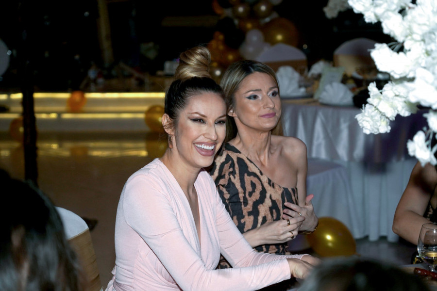 Rada postavila sestru za menadžerku, sad je uporedila sa Sašom i Žikom: Svima nam gazduje, baš se uživela