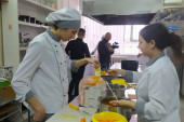 Podvig učenika niške škole: Od ostataka povrća uspeli da naprave kocku za supu! I još zdravija nego ona industrijska (FOTO)