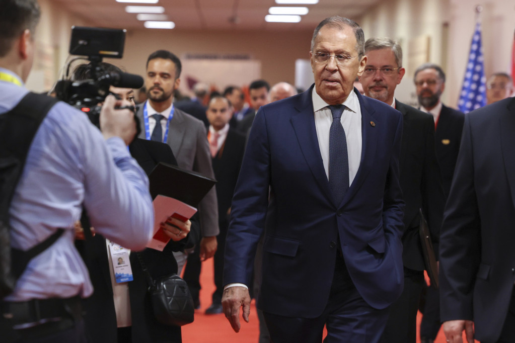 "Neprijatno gledati": Snimak dočeka Lavrova i Berbokove na G20 izazvao burne reakcije