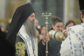 Vaskršnja poslanica patrijarha Porfirija: Ujedinimo i umnogostručimo svoje molitve za život u miru našeg naroda svuda